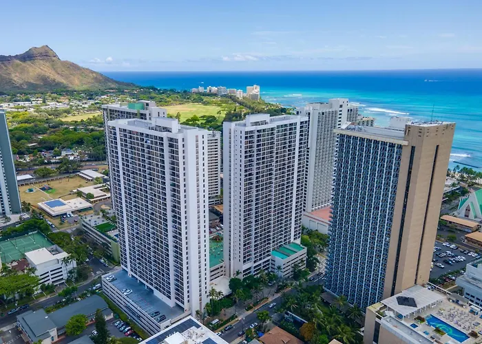 Aloha Getaway, Ocean View Condo Near Waikiki Beach With Free Parking