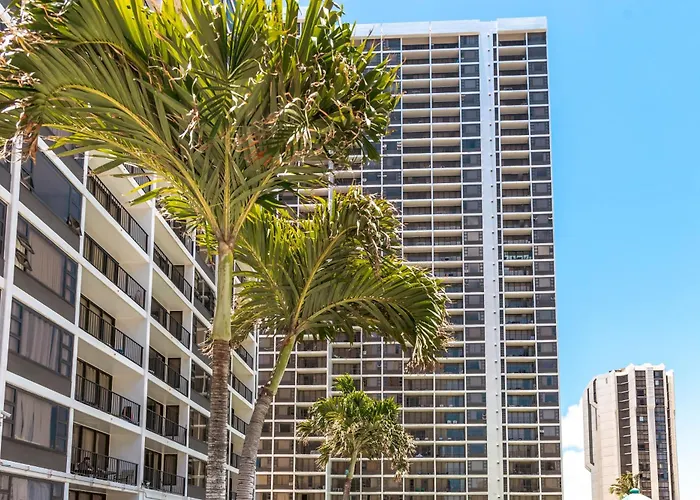 Aloha Getaway, Ocean View Condo Near Waikiki Beach With Free Parking