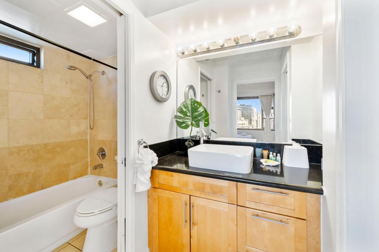 Aloha Getaway, Ocean View Near Waikiki With Free Parking Appartement